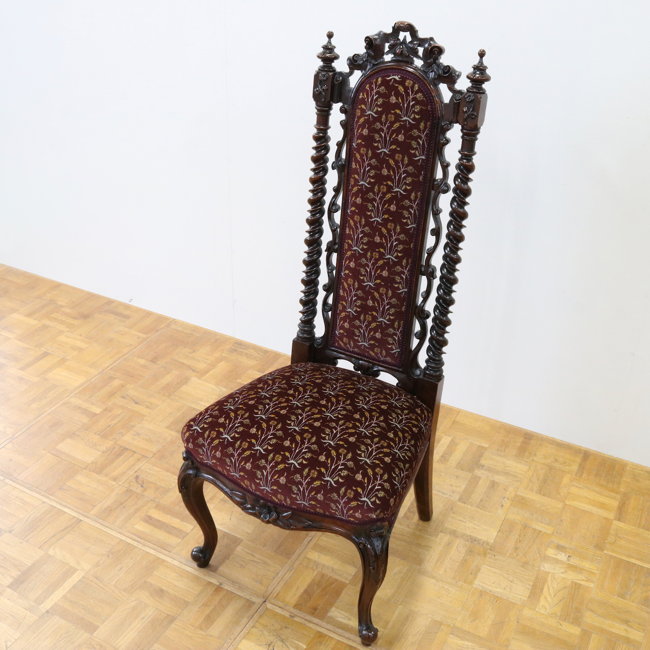 ナーシングチェアー