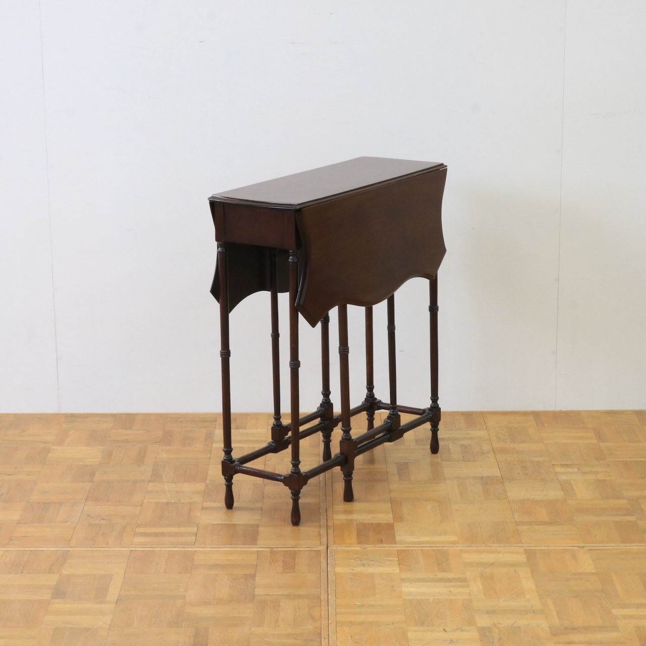 ゲートレッグテーブル