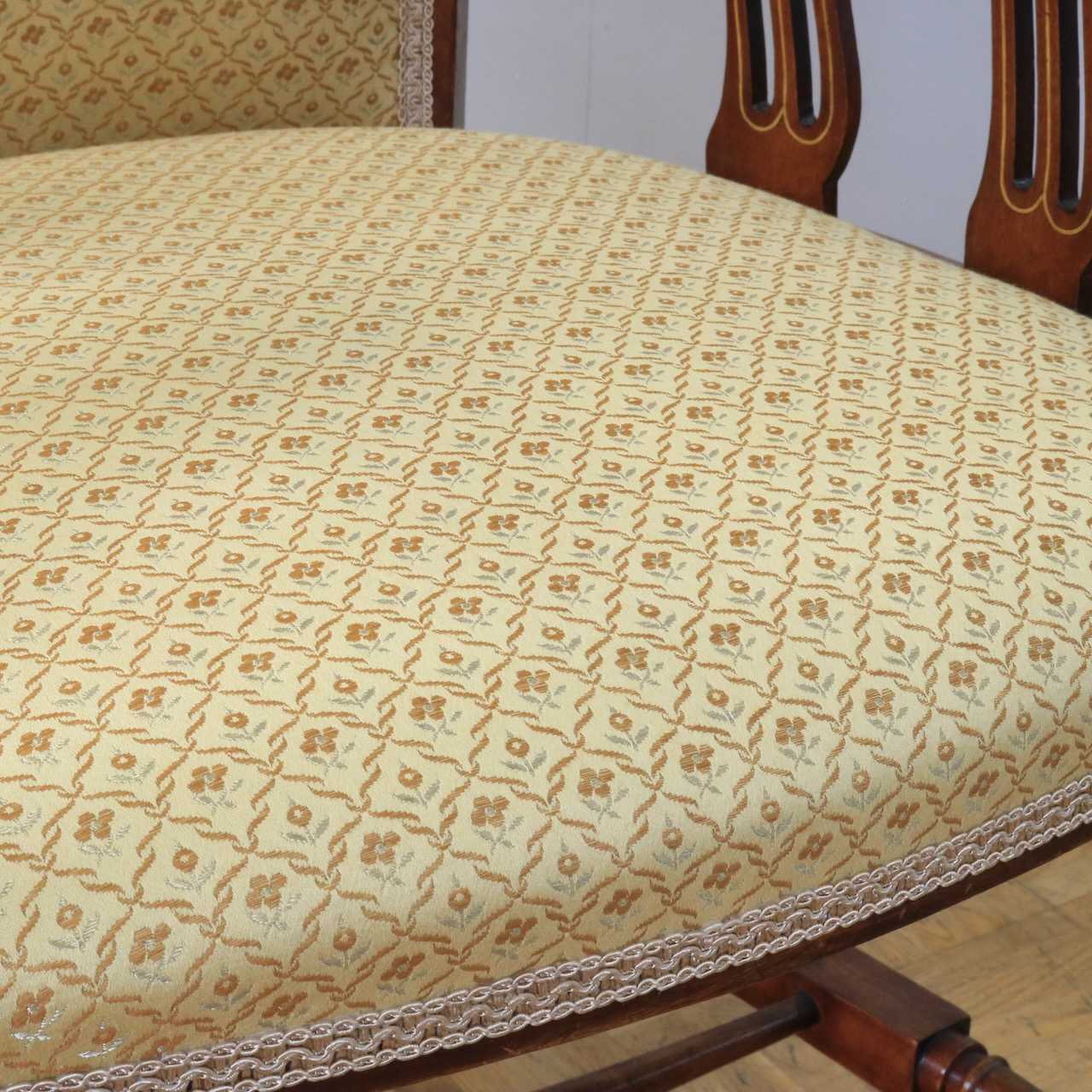 アームチェアー