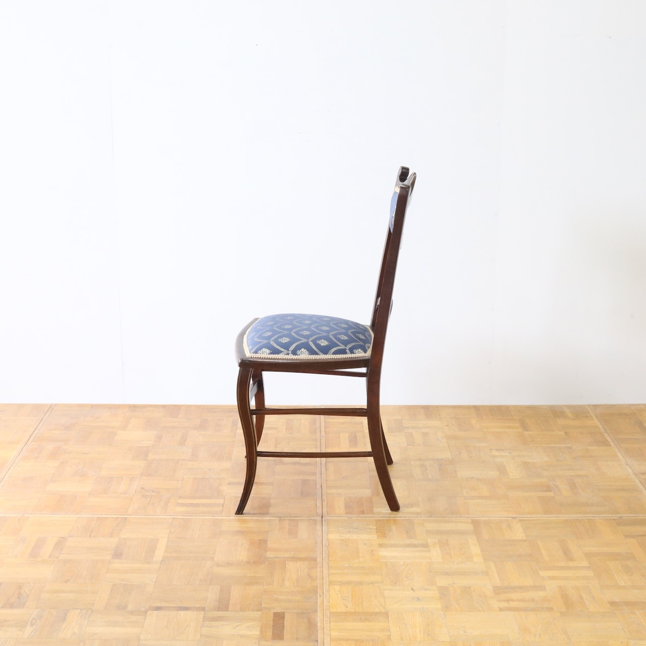 サイドチェアー