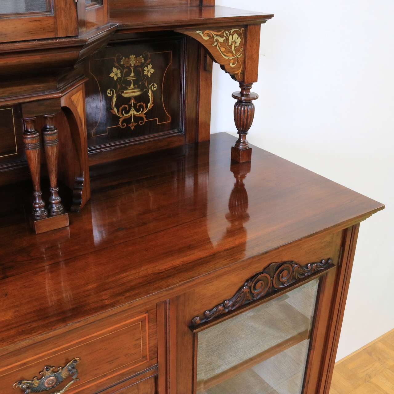 ミラーバックサイドボード