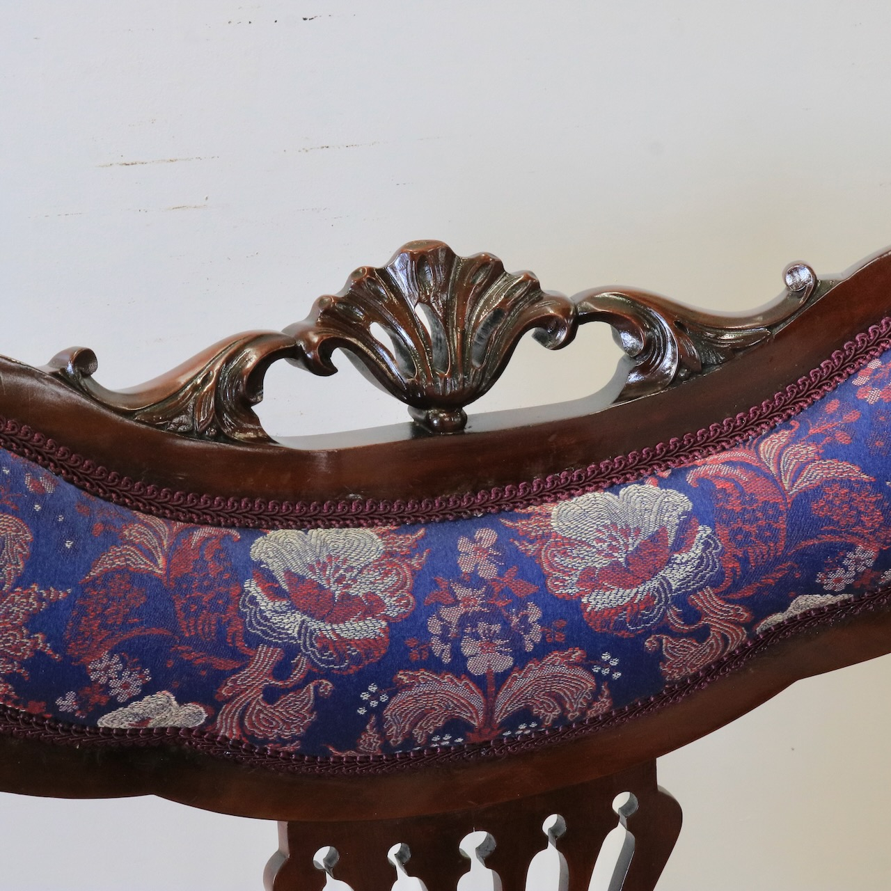 アームチェアー