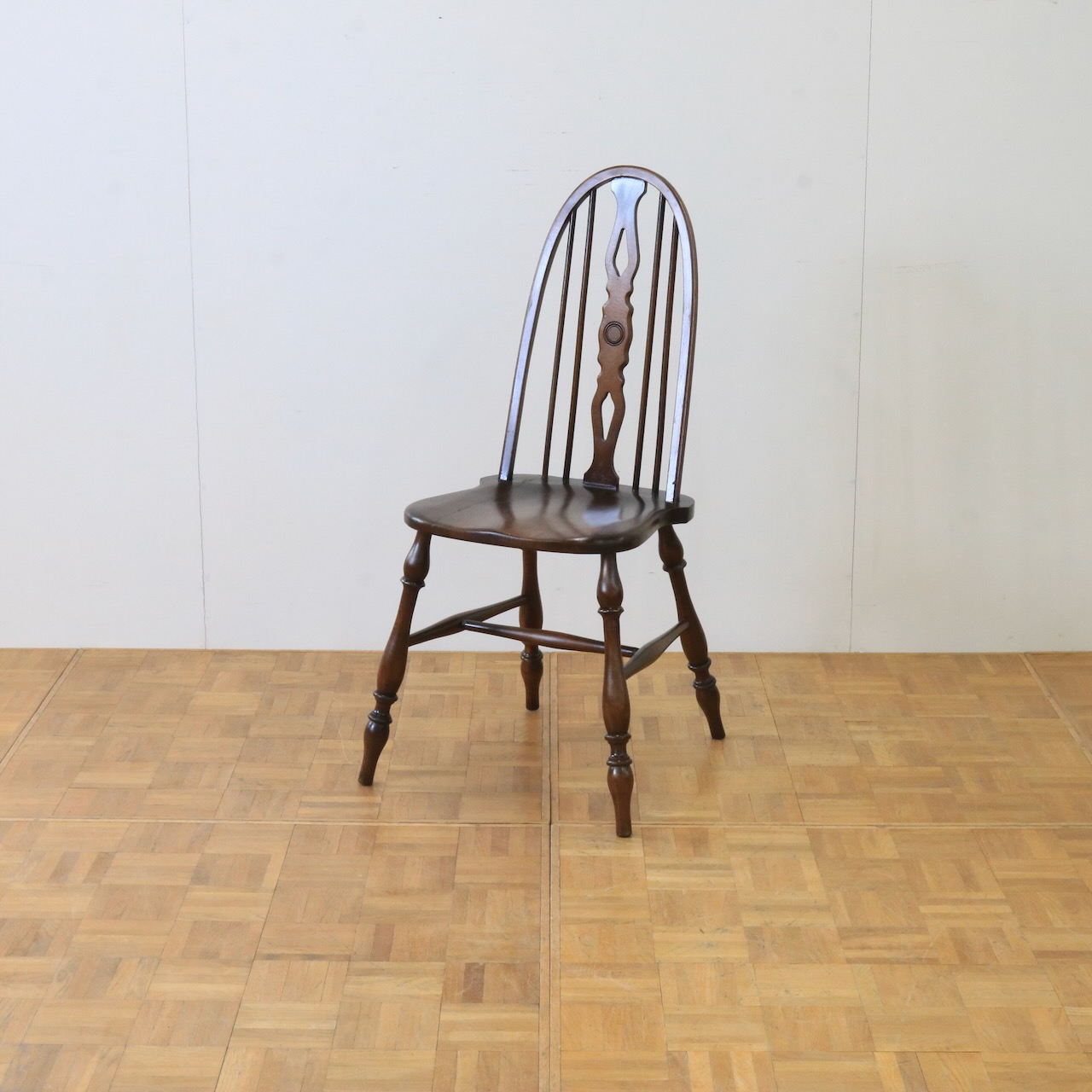 スピンドルチェアー