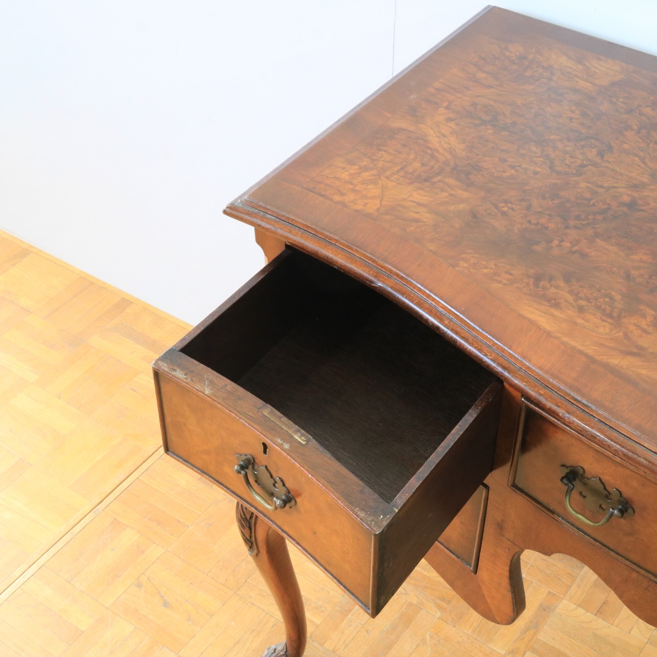 ライティングデスク