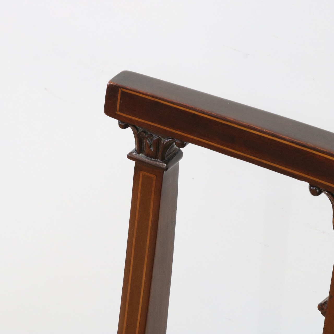 アームチェアー