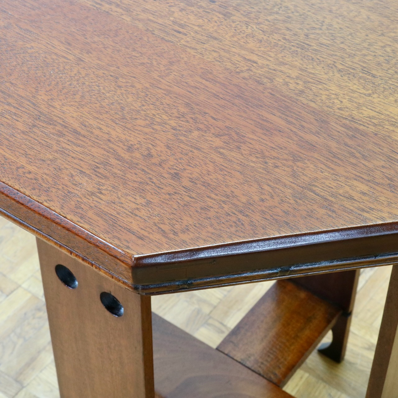 オケージョナルテーブル