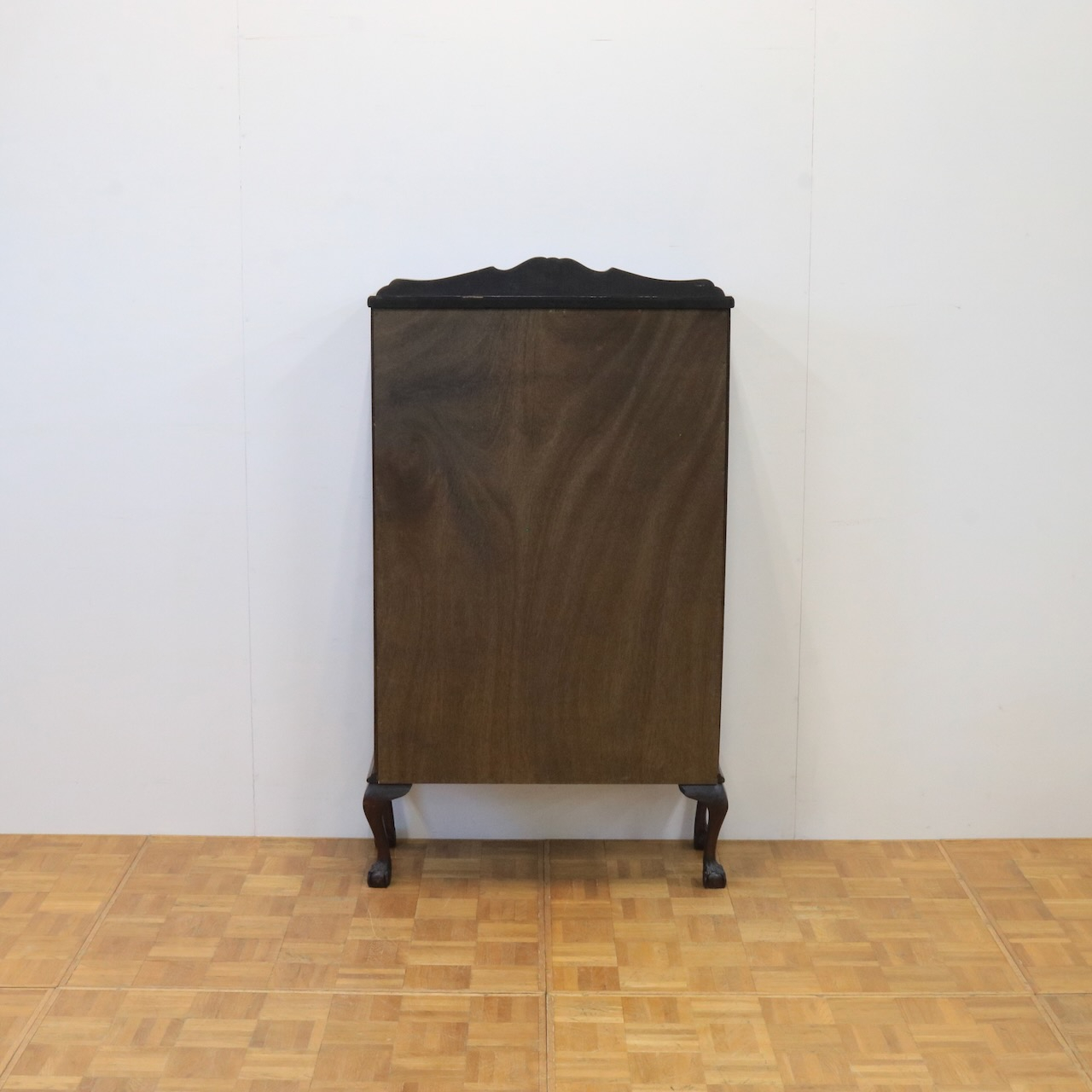 グラスキャビネット