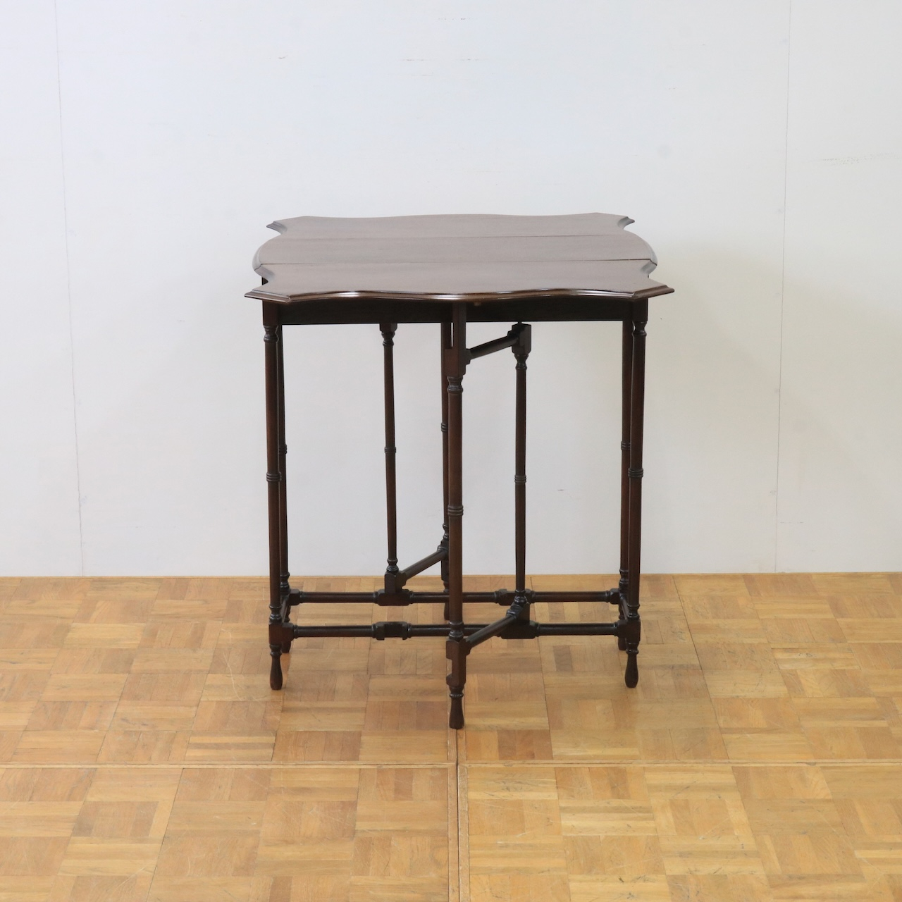 ゲートレッグテーブル