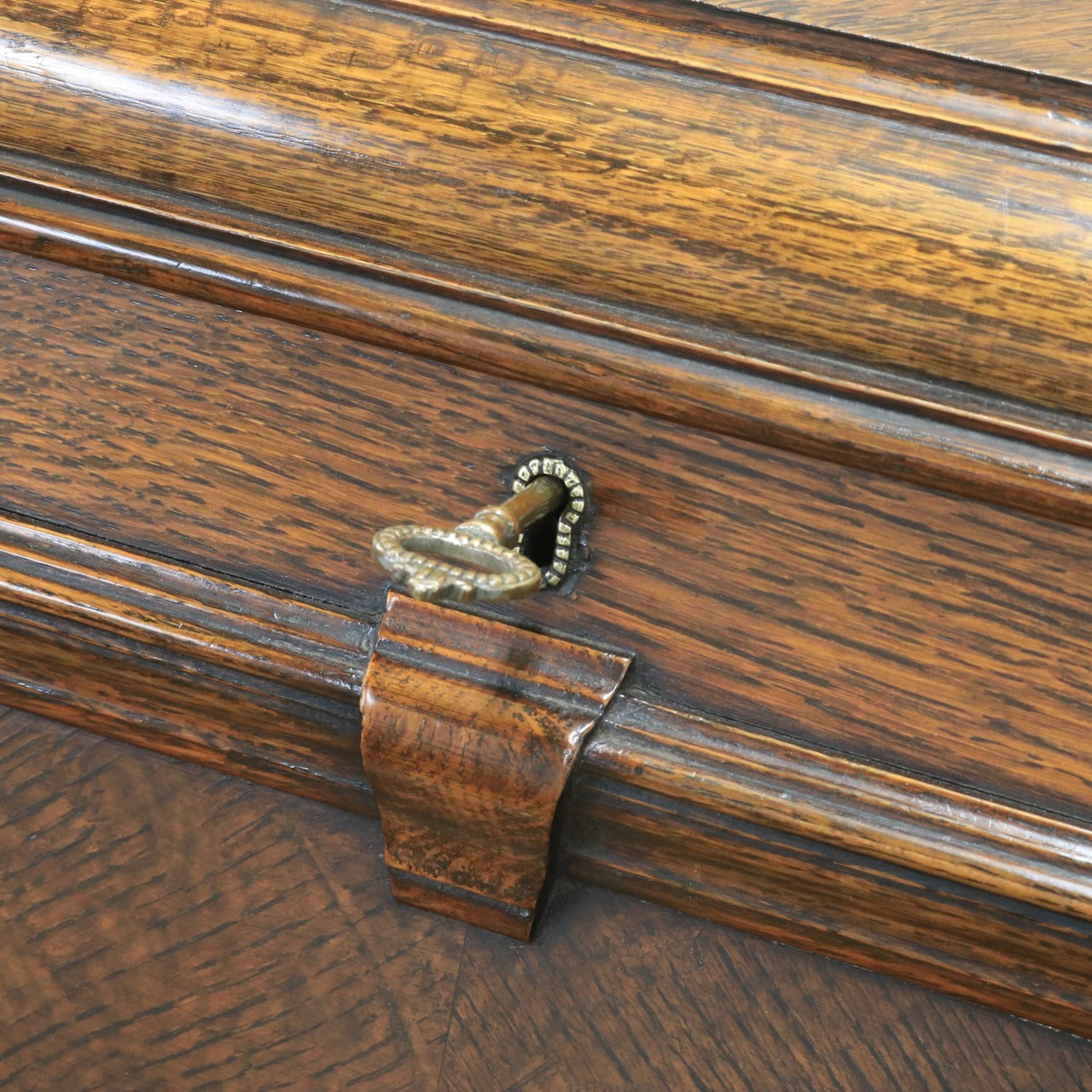 カクテルキャビネット