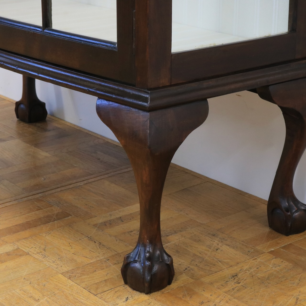 グラスキャビネット