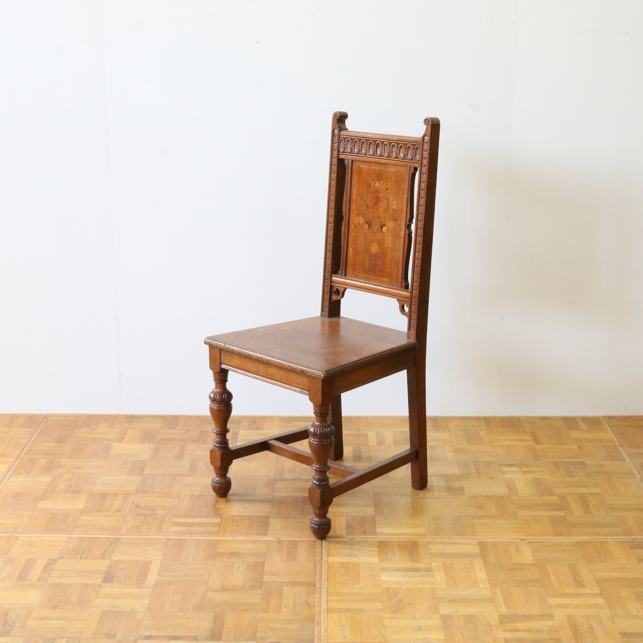 ホールチェアー