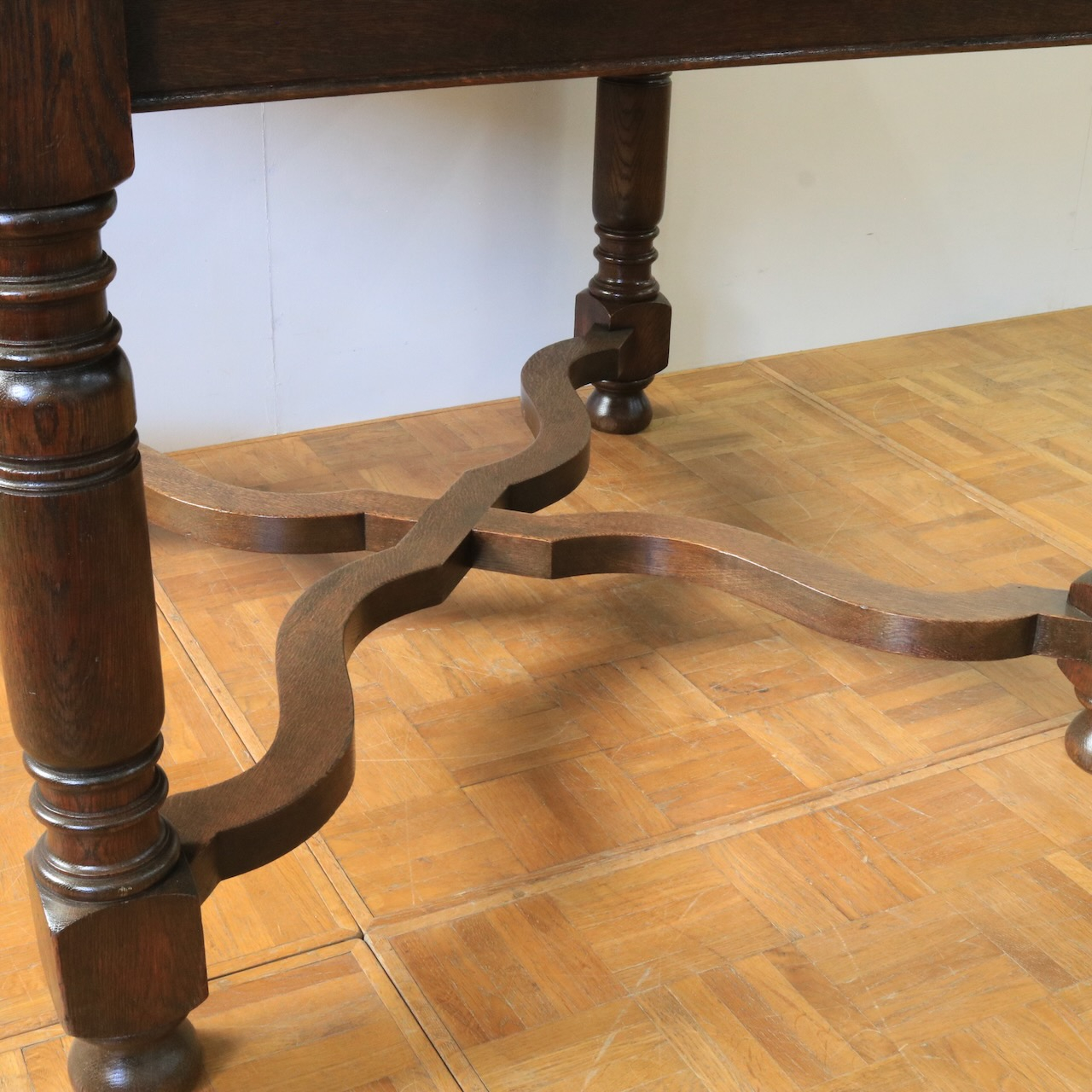 ドローリーフテーブル