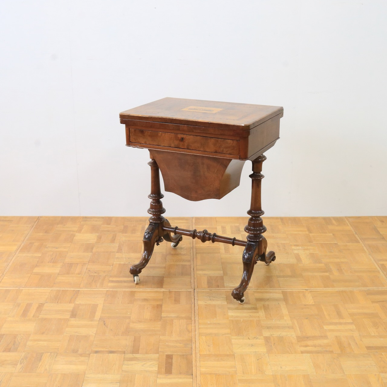 カードテーブル