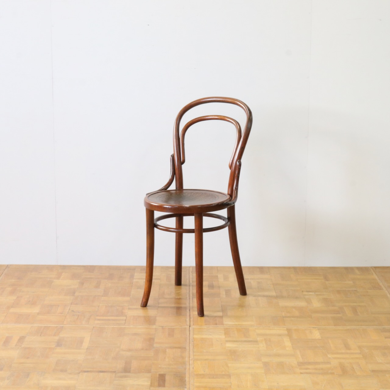 ベントウッドチェアー