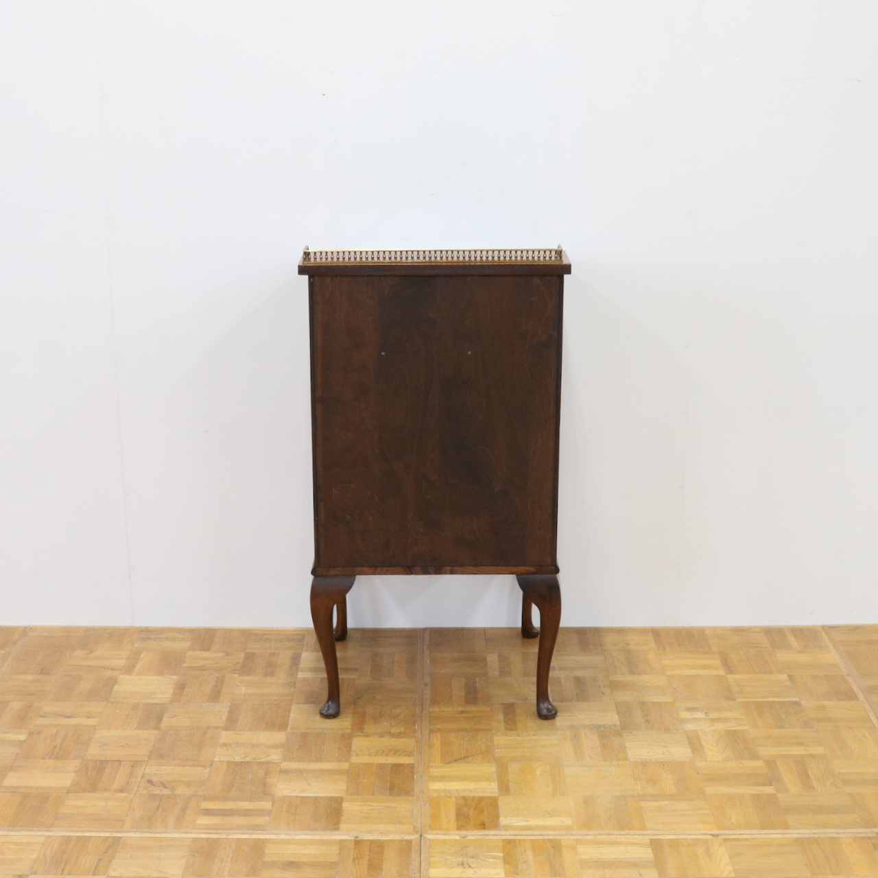 ジュエリーキャビネット