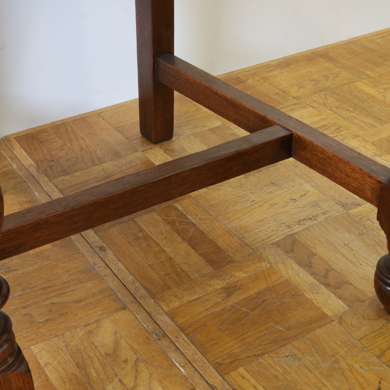 ホールチェアー