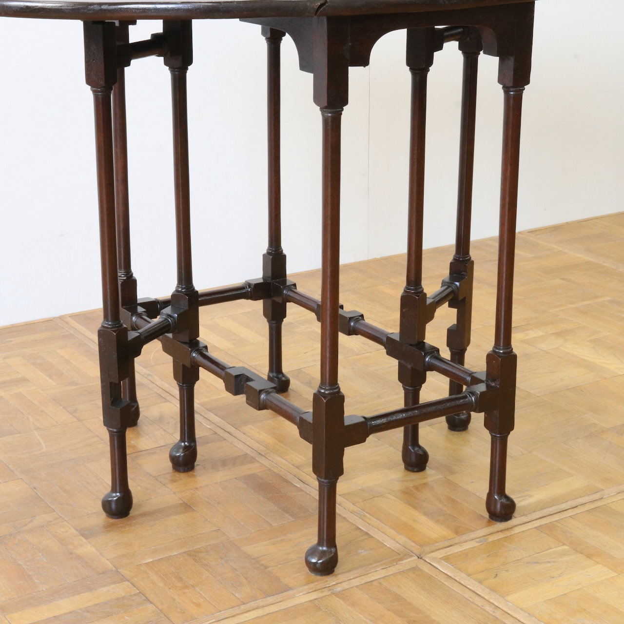 ゲートレッグテーブル