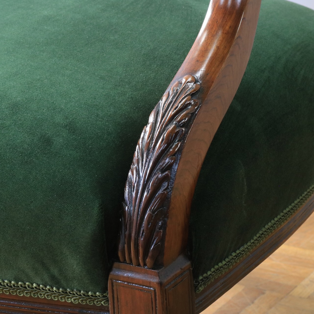 ナーシングチェアー