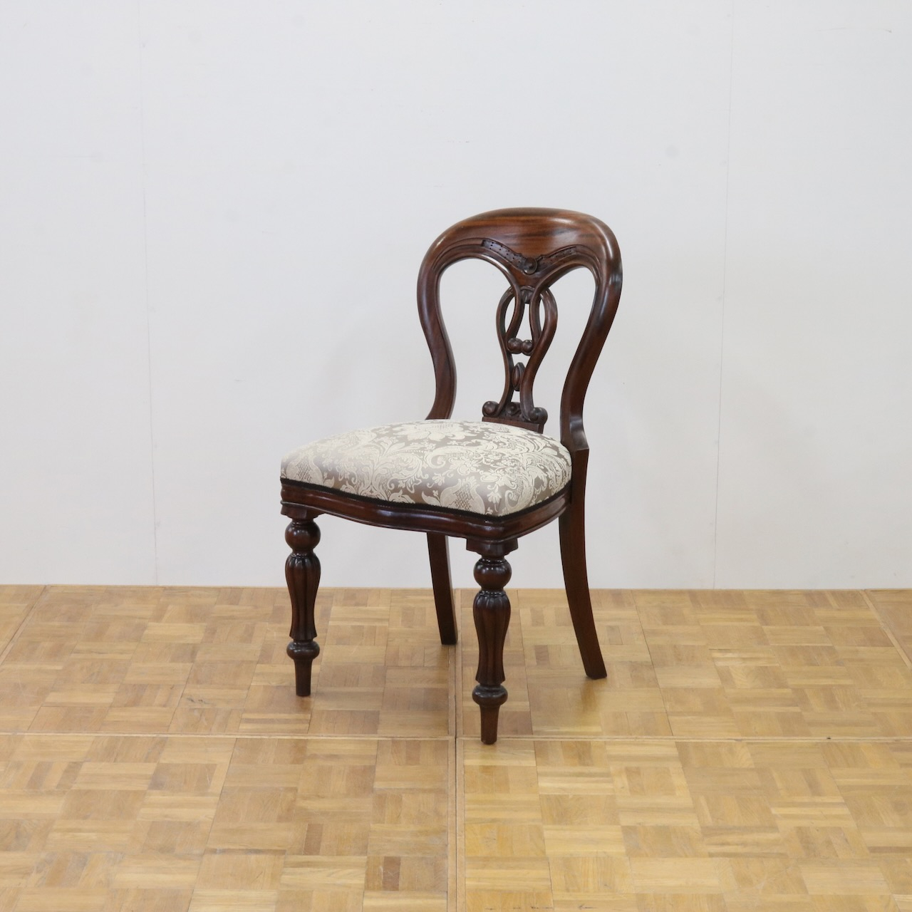 サイドチェアー