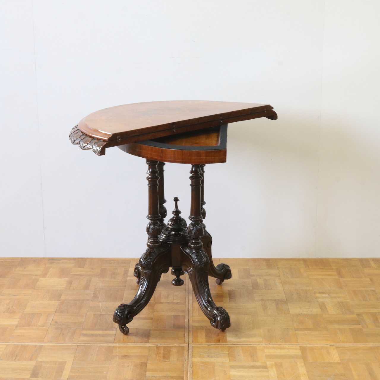 カードテーブル