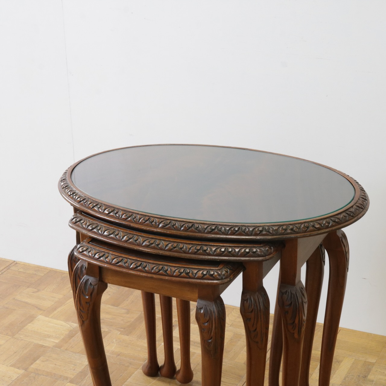 ネストテーブル