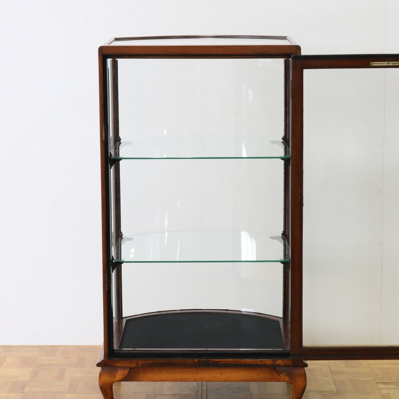 ショップキャビネット