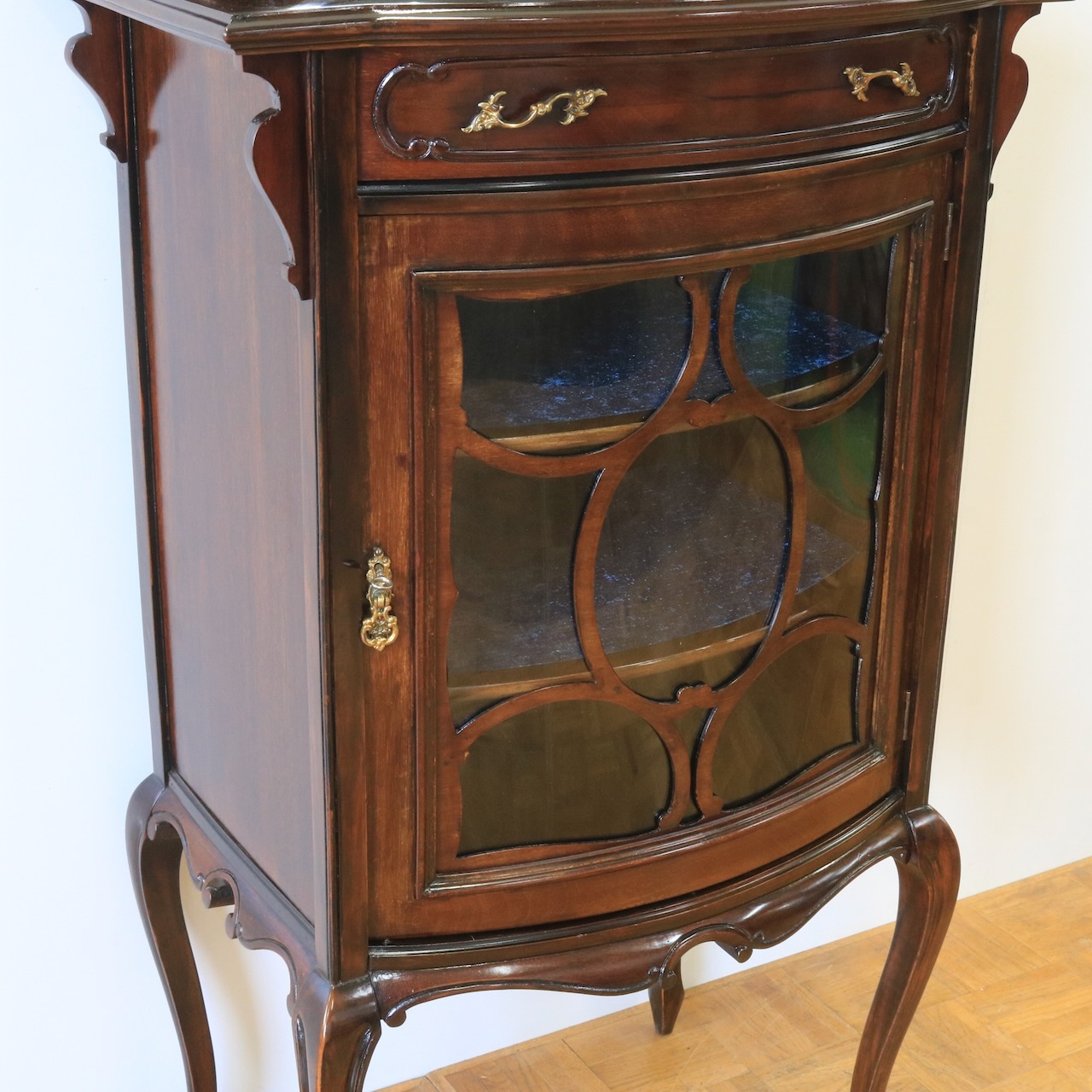 ミュージックキャビネット