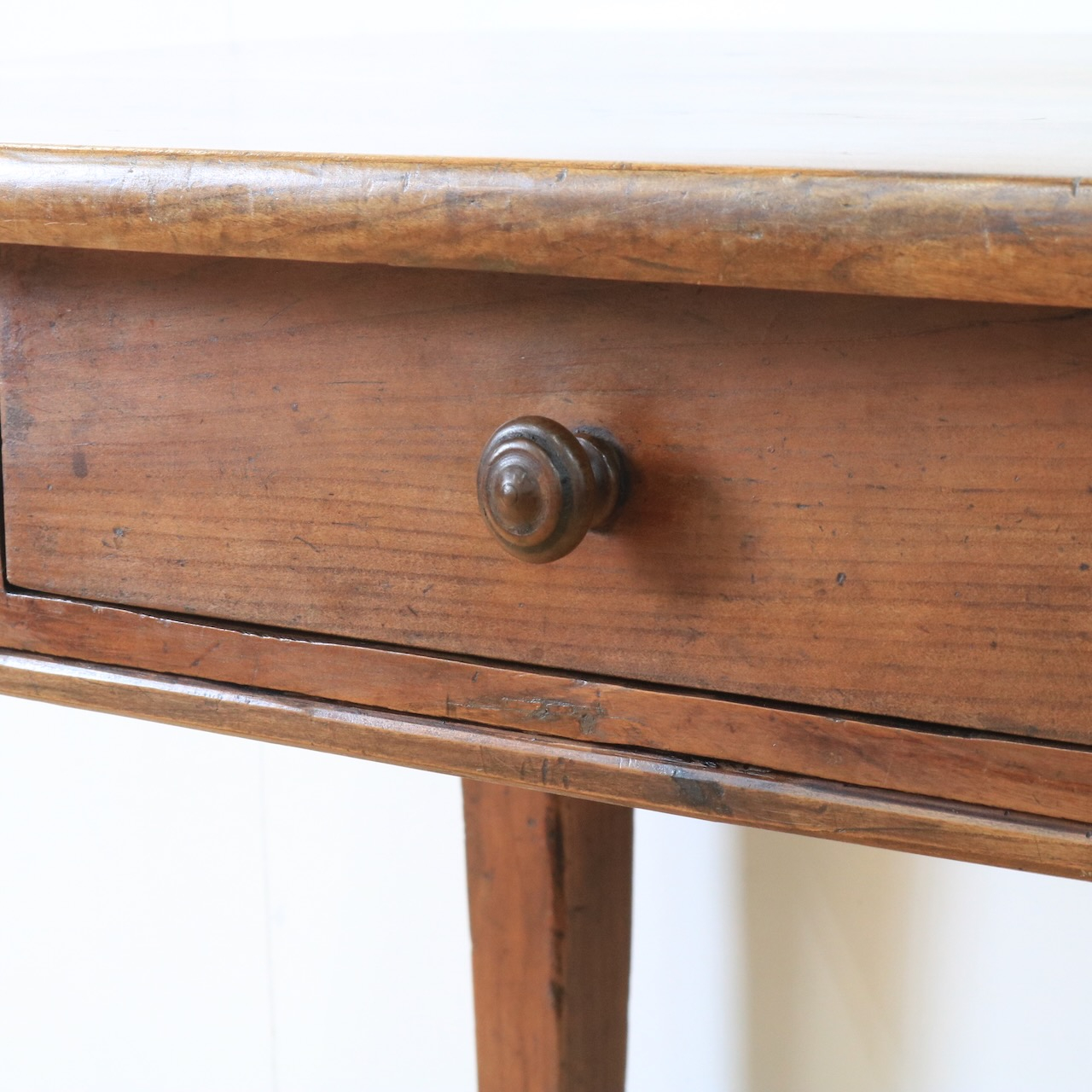 ダイニングテーブル