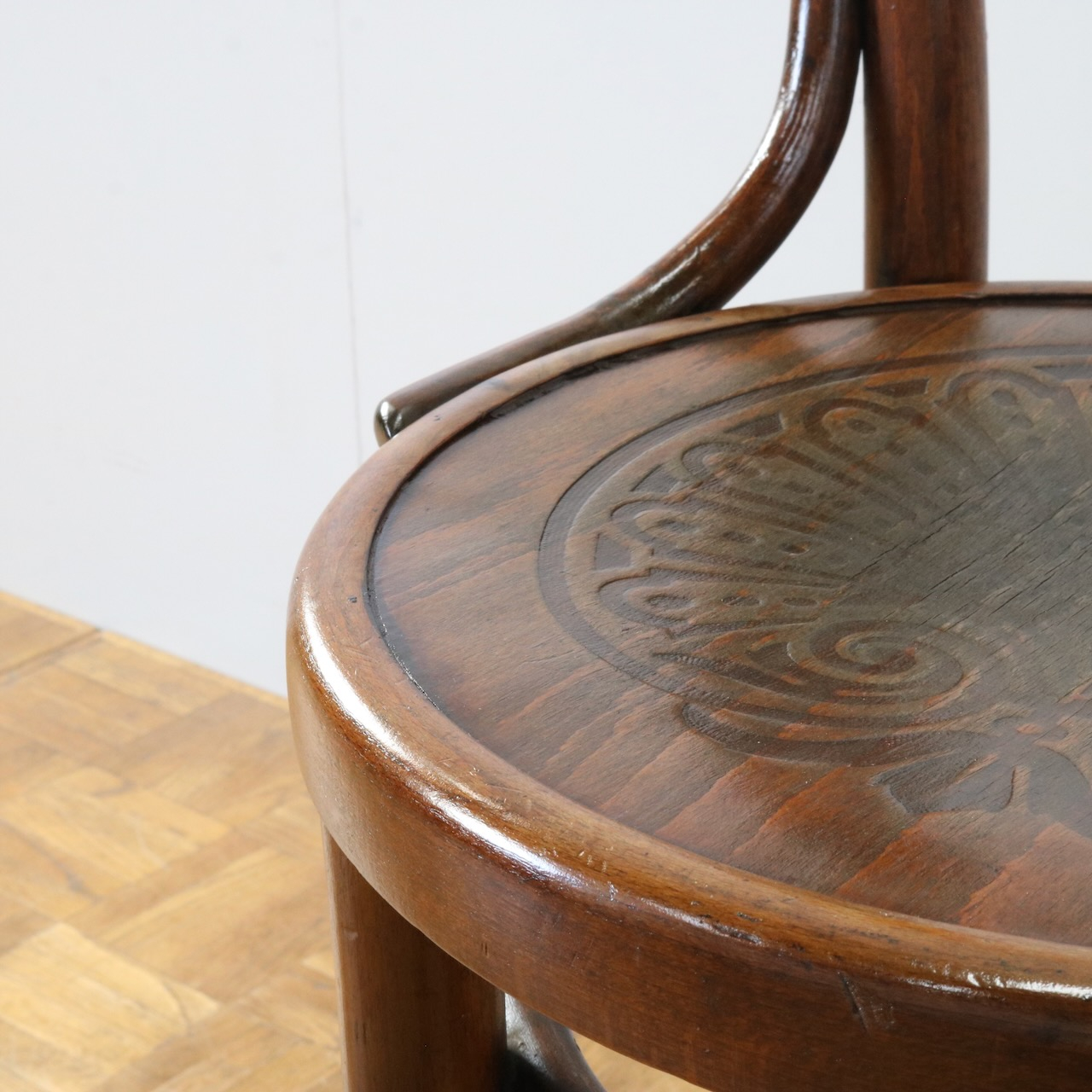 ベントウッドチェアー