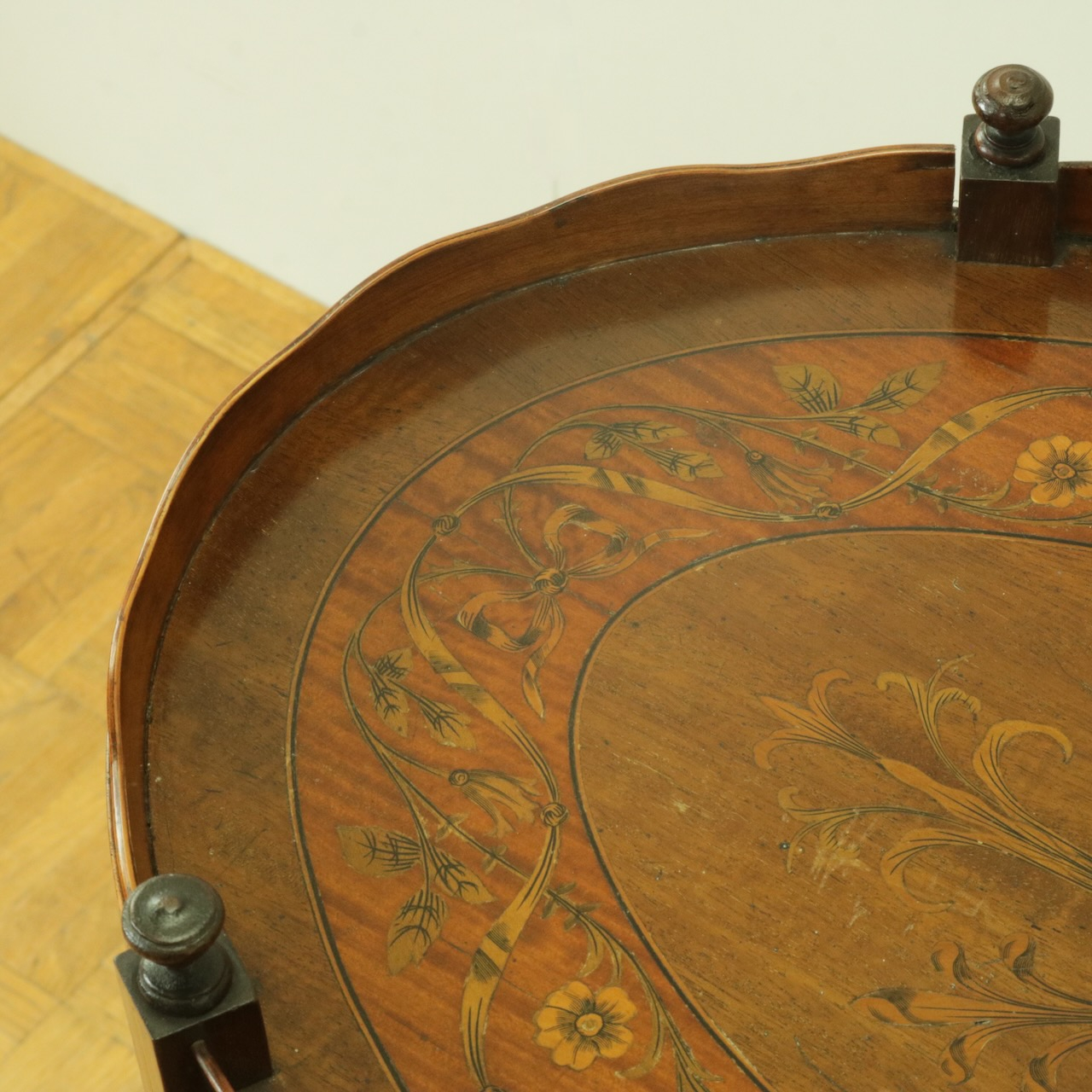 サイドテーブル