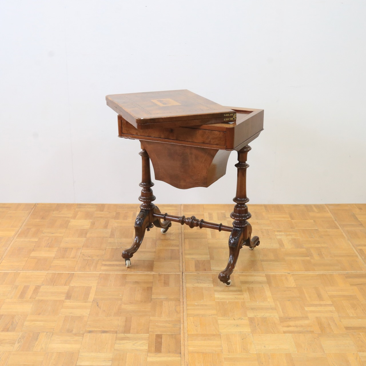 カードテーブル