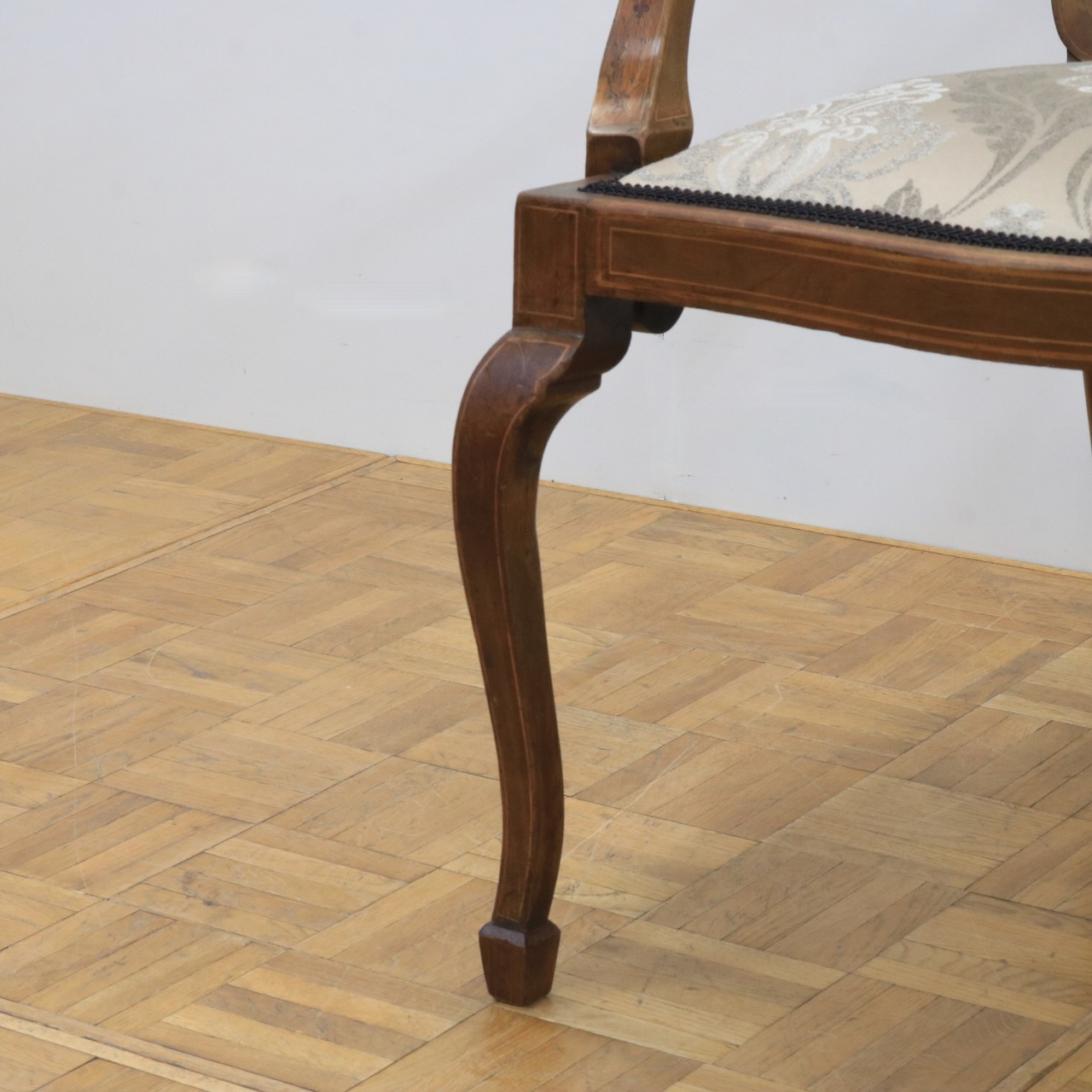 アームチェアー