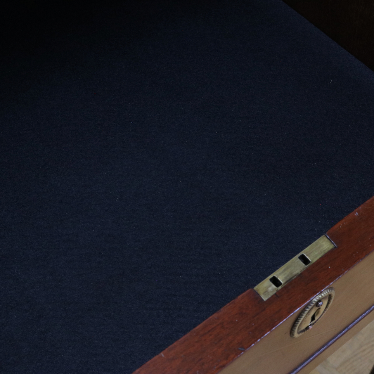 ジュエリーキャビネット