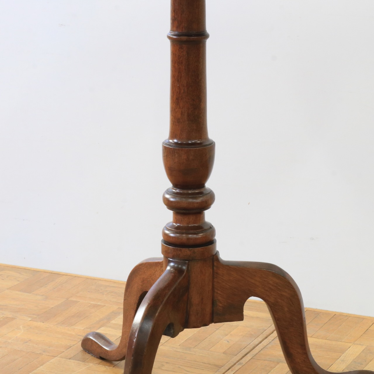 ティルトトップテーブル