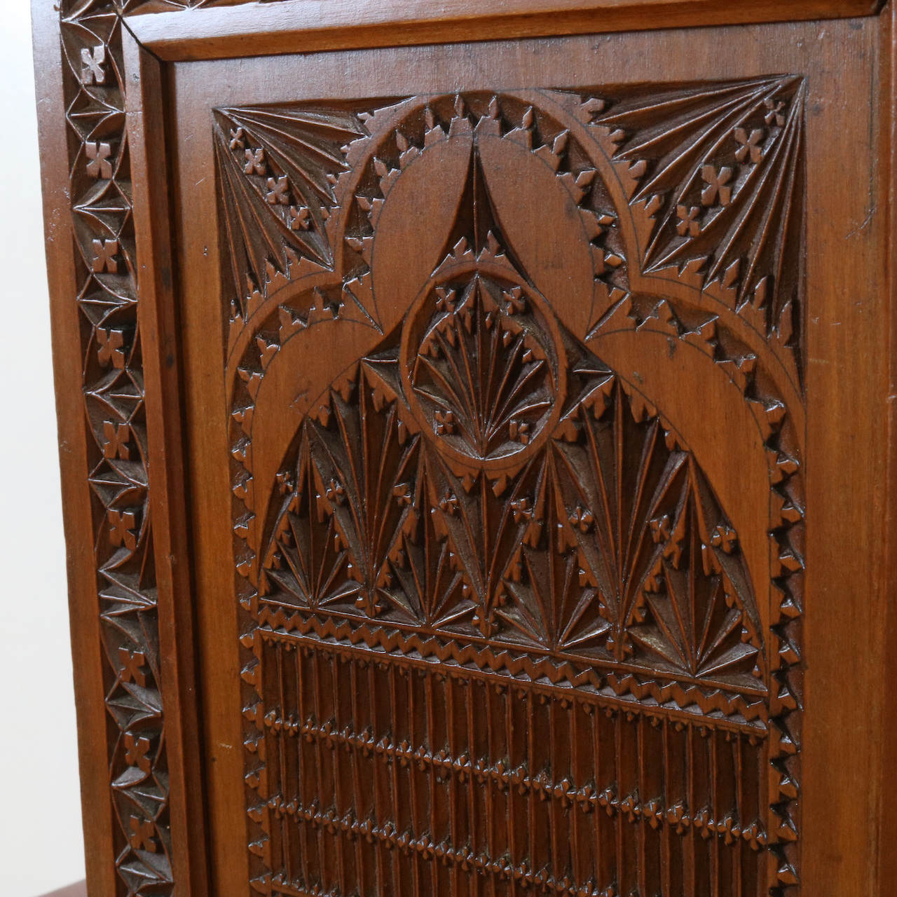 テーブルトップキャビネット