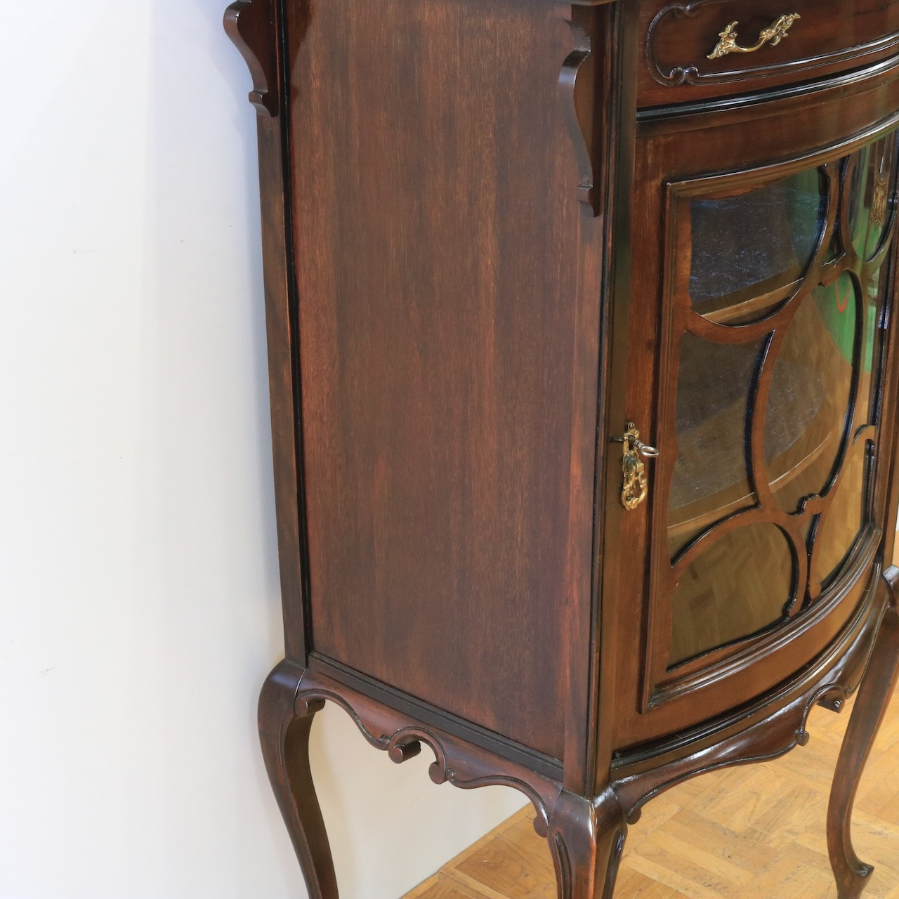 ミュージックキャビネット