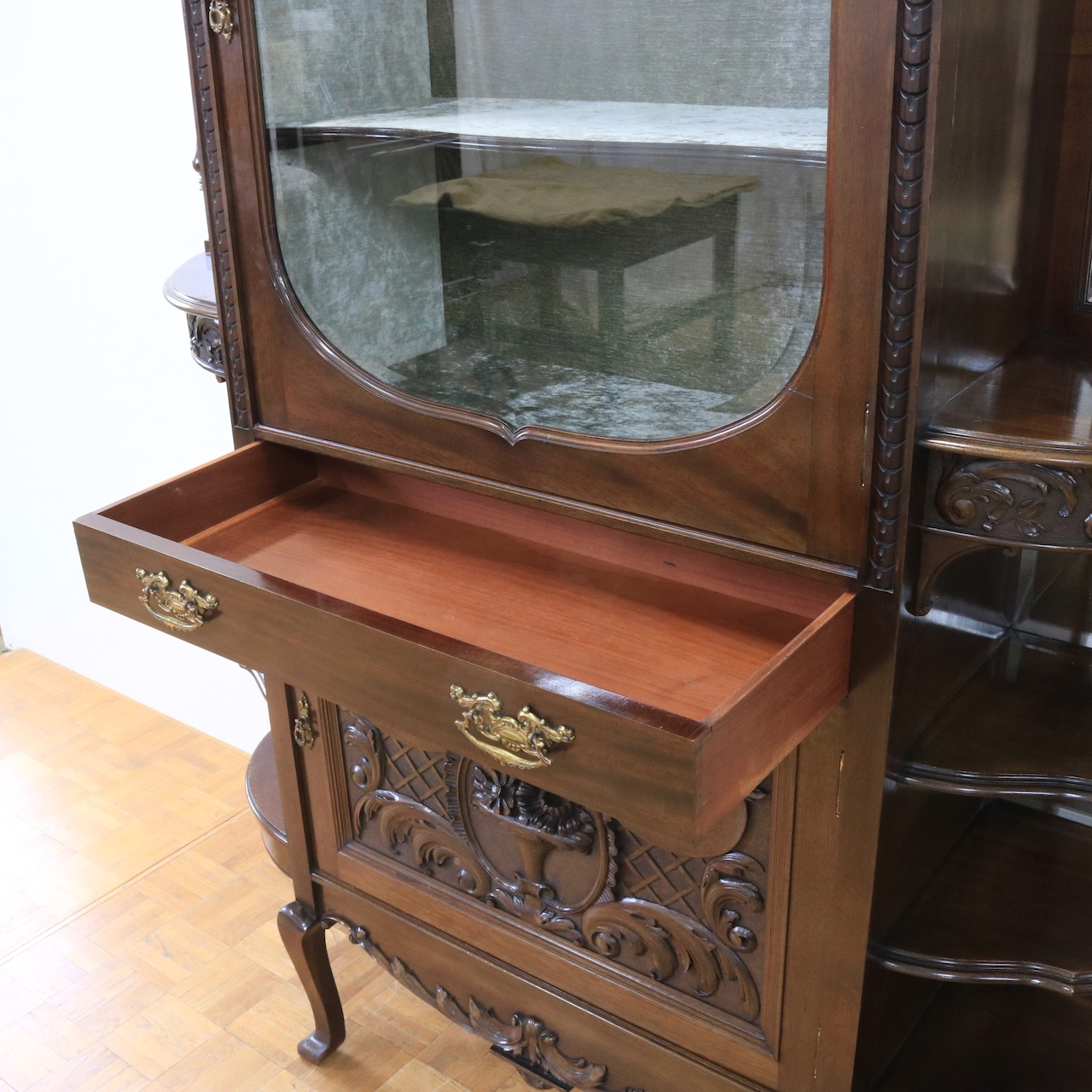 パーラーキャビネット