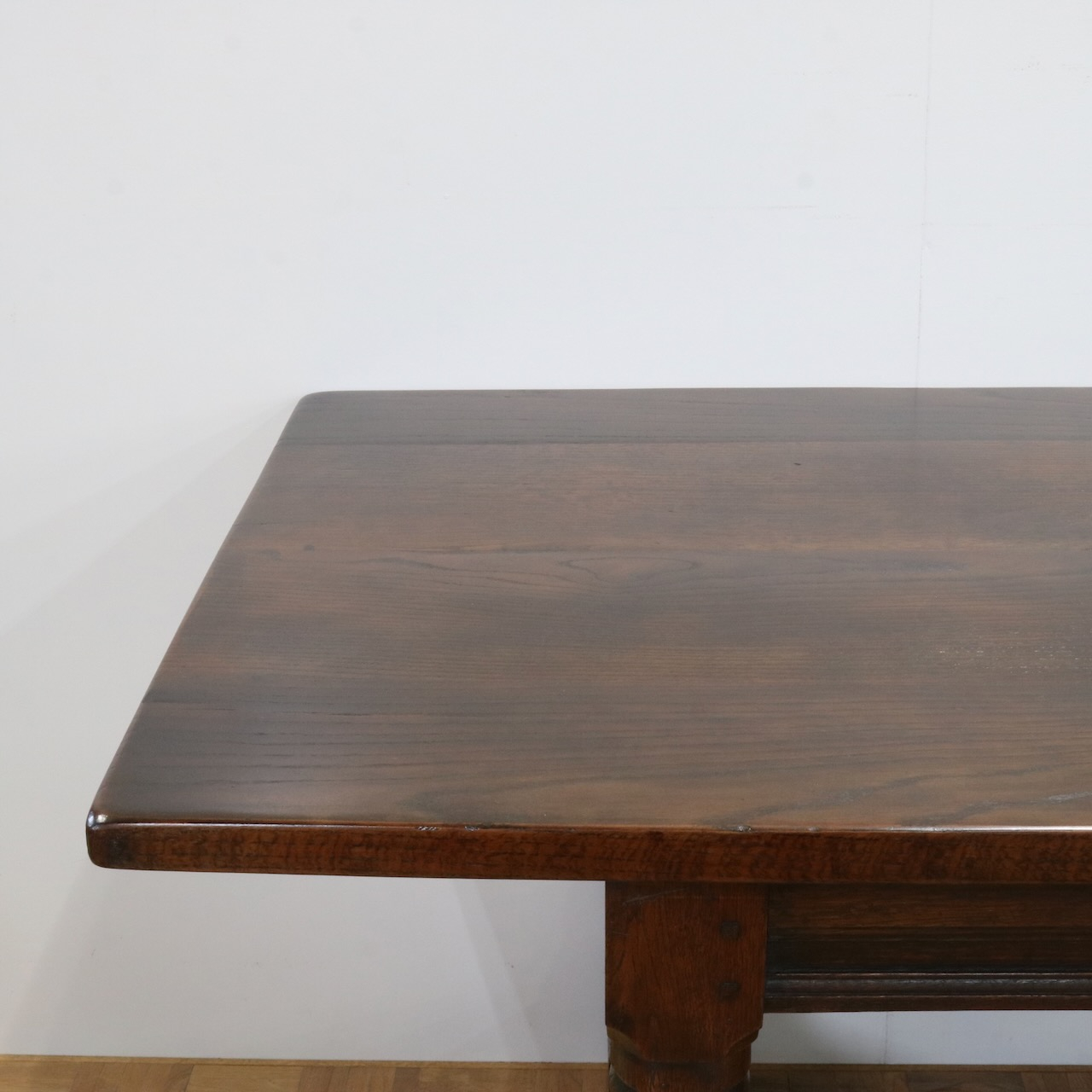 ダイニングテーブル