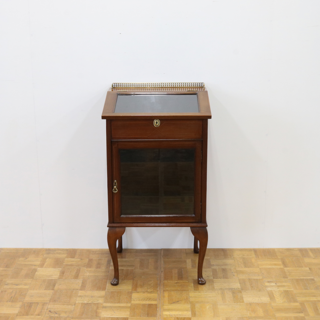 ジュエリーキャビネット