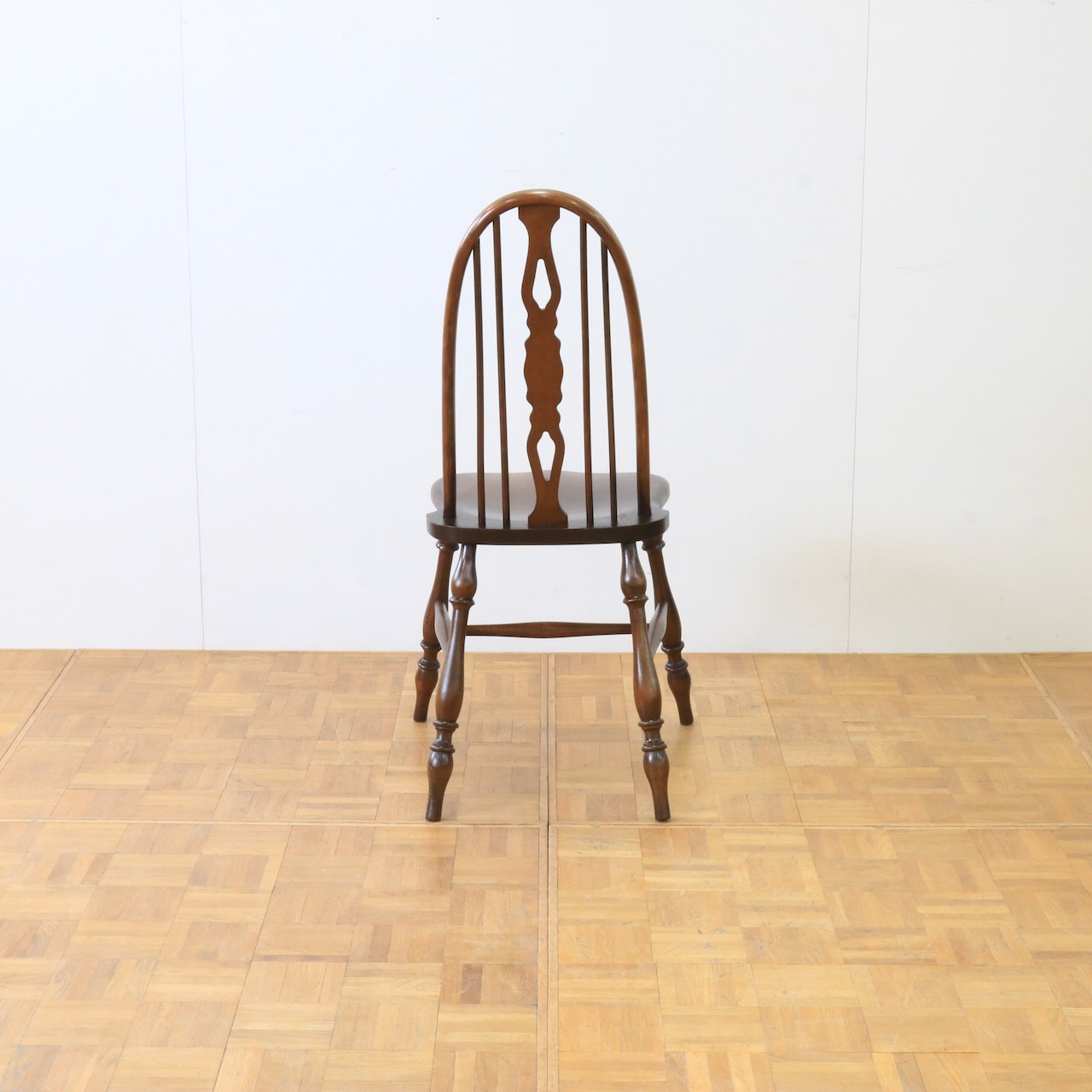 スピンドルチェアー