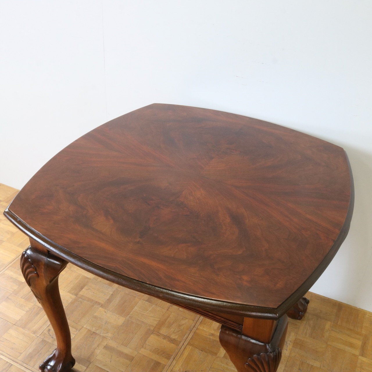 ドローリーフテーブル