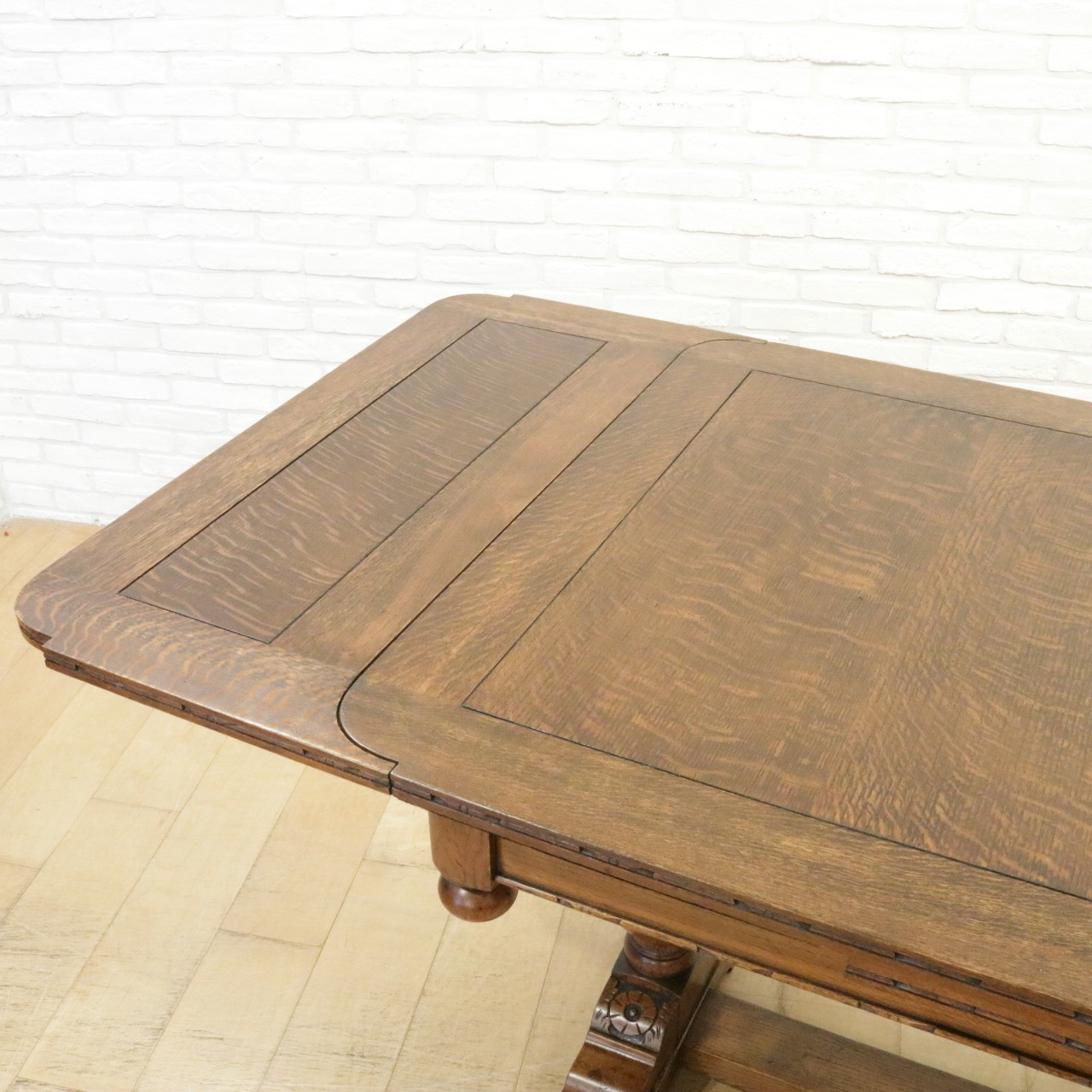 ドローリーフテーブル