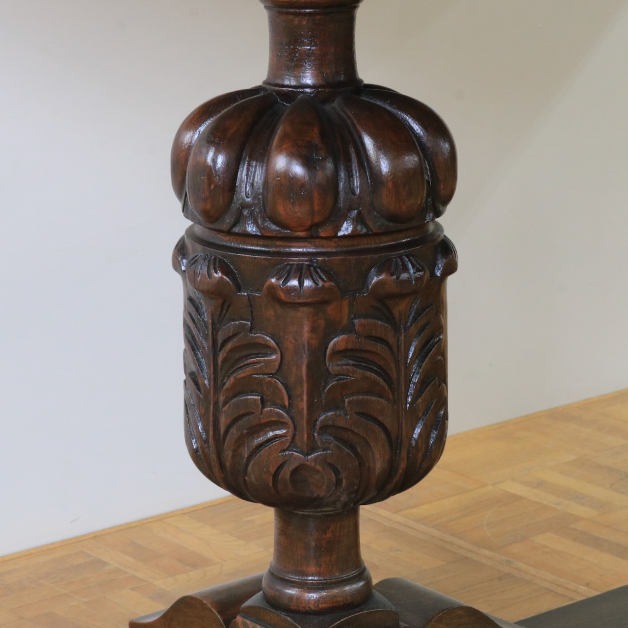 ドローリーフテーブル