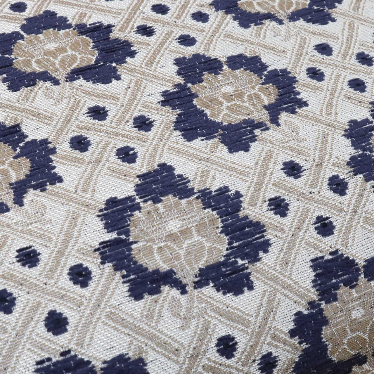 アームチェアー