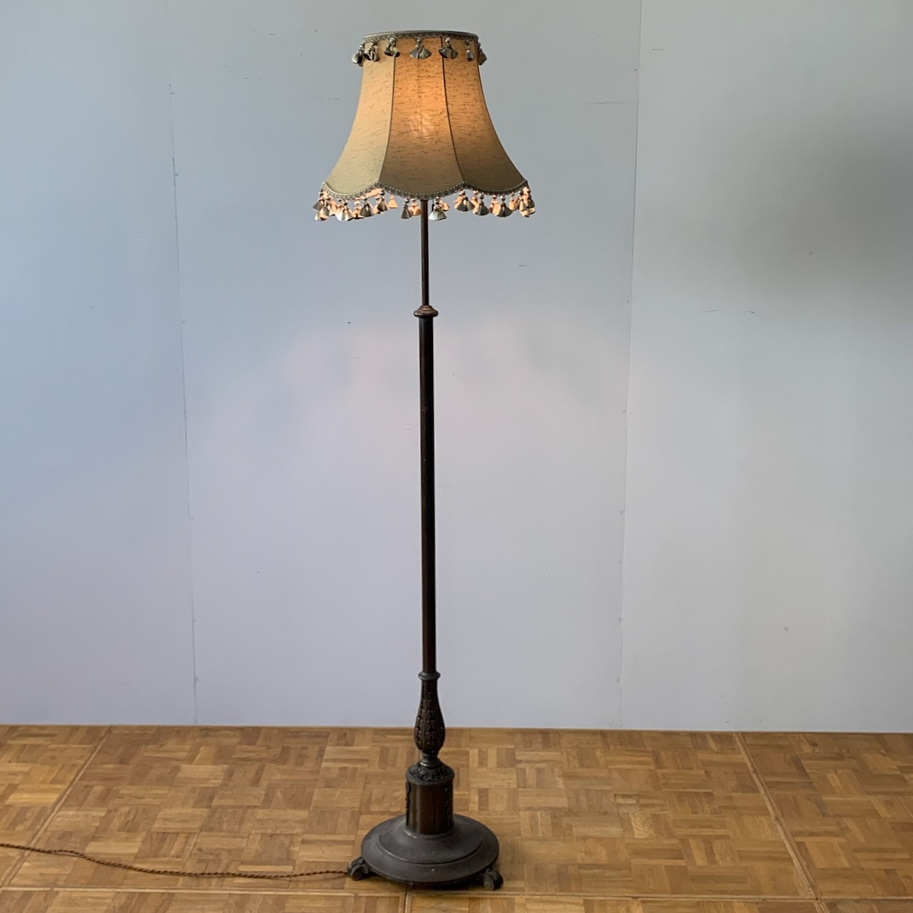 フロアスタンド