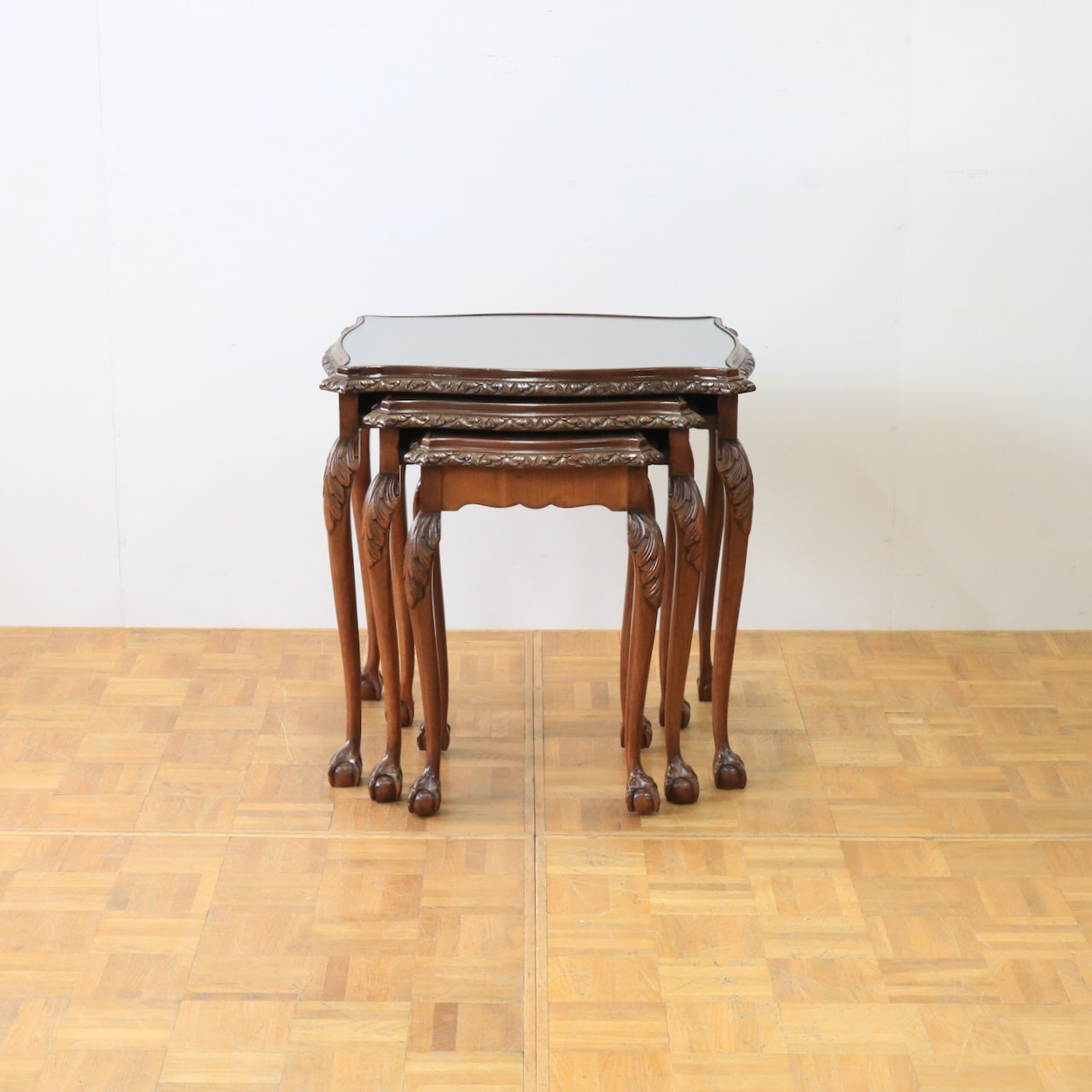 ネストテーブル