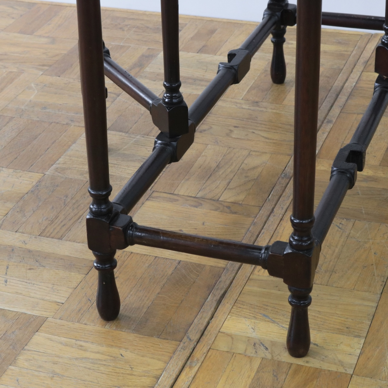 ゲートレッグテーブル