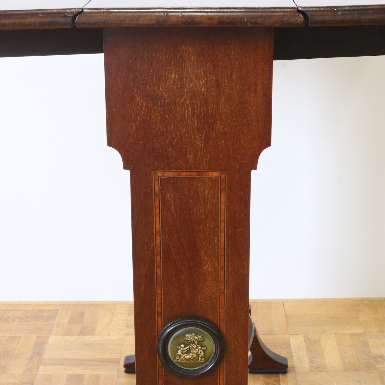 ゲートレッグテーブル