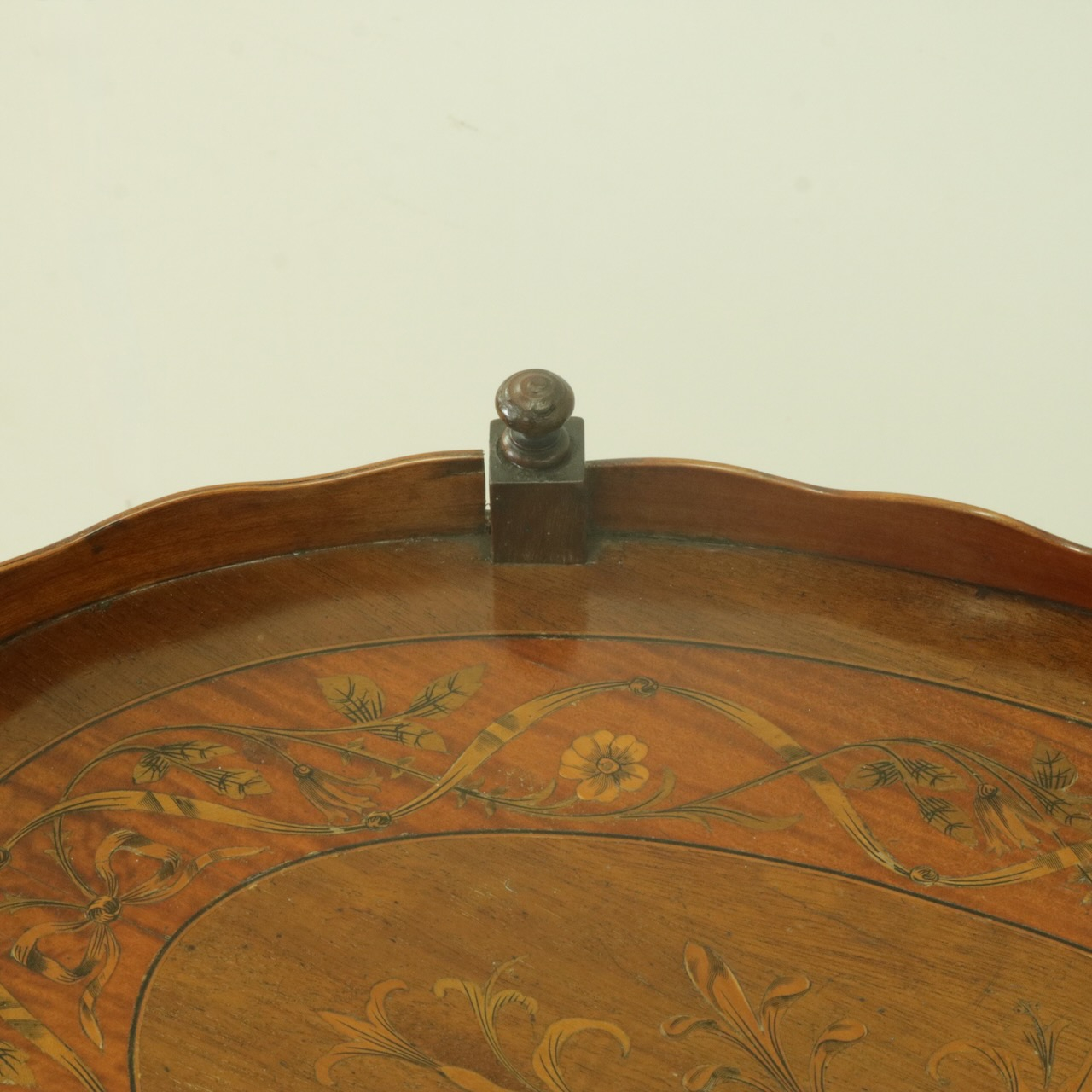 サイドテーブル