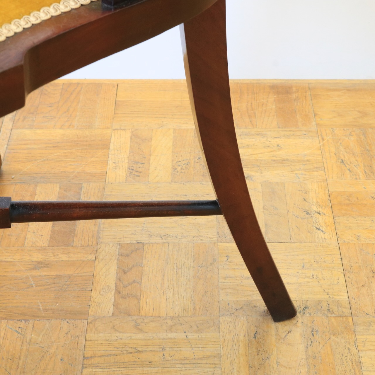 アームチェアー